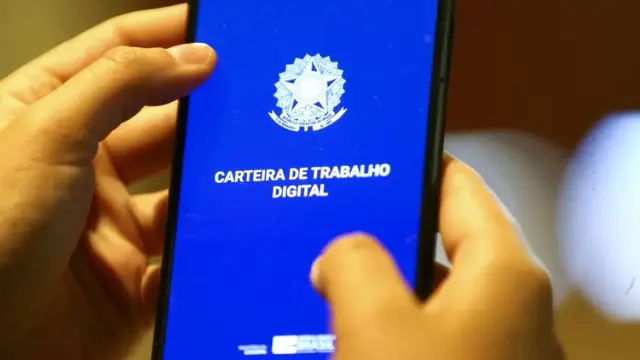 Brasil fecha 2024 com saldo positivo perto de 1,7 milhão de empregos