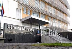 Vereadores Adiel Oliveira, Pastor Fernando e João Paulo Dorneles podem perder mandatos